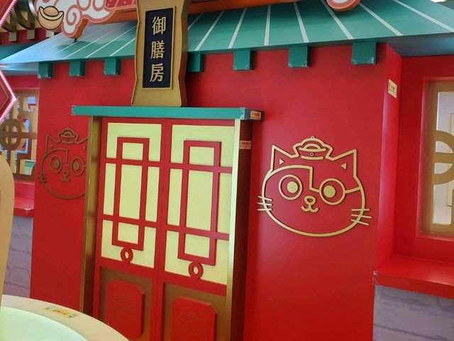 嘩~貓界皇帝「黄阿瑪」呀！