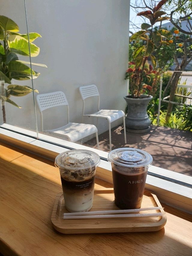 • 𝑨 𝑯𝑨𝑼𝑺 Cafe • Burirum