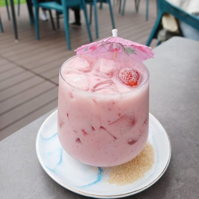 【香港好去處】流浮山隱世藍白壁畫小屋🌴米芝蓮級Afternoon Tea🍰