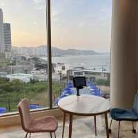 강동 몽돌해변이 보이는 오션뷰카페, 아주로마레