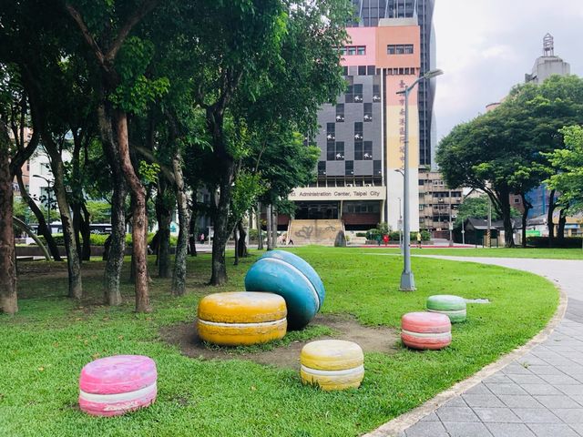 台北｜🌳🏀親子好去處🛝🚂 南興公園特色遊戲場