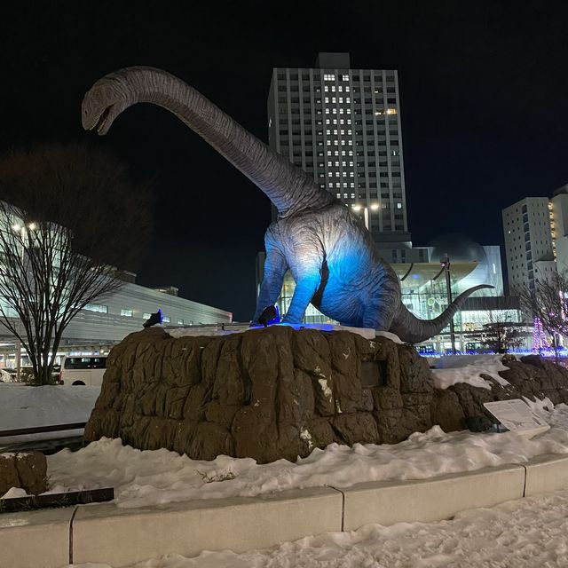 2月のJR福井駅恐竜広場