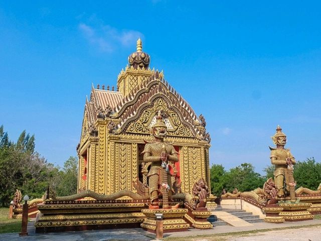 วัดเขากะโหลก วัดสวยใกล้ทะเล