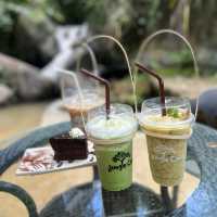 คาเฟ่ น้ำตกกะทู้