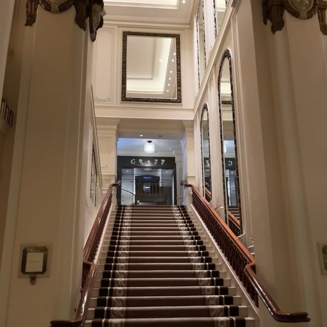 奢華之巔～香港半島酒店！🏰🌊👑