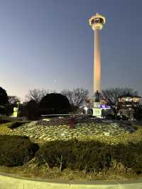 ［韓國］龍頭山公園/釜山塔｜晚上的釜山塔也太美了吧！
