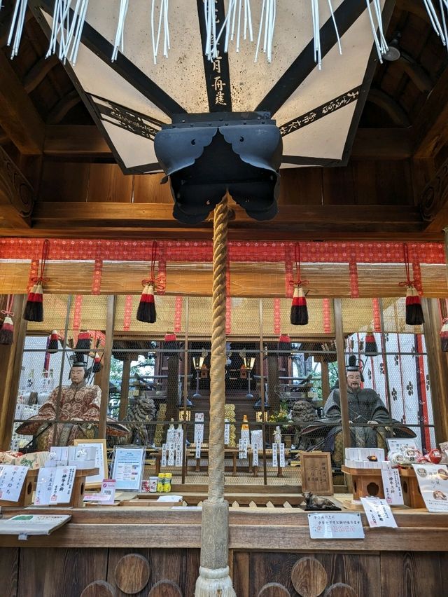 繁華街、唯一の神社【錦天満宮】の梅の花は、まだ八分咲きだけど綺麗だった
