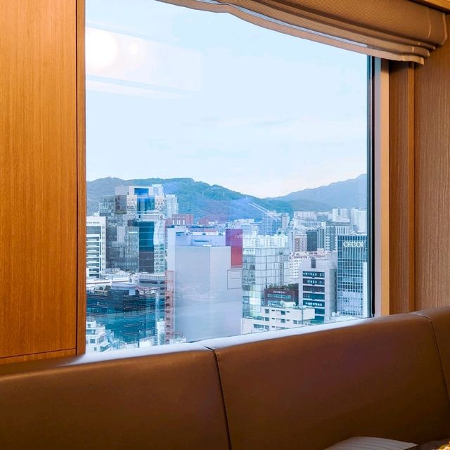 호캉스의 꽃 라운지도 갖춰진 강남 노보텔