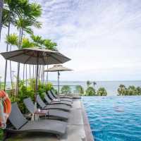 ที่พักติดชายหาดพัทยา Holiday Inn Pattaya
