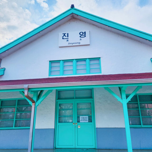 감성 사진 찍기 좋은 진영역철도박물관 🤍