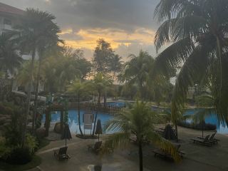 在 Swiss Garden Beach Resort 關丹欣賞日出美景