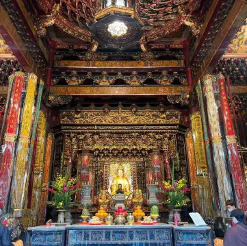 타이베이의 유명한 사찰 참배하기
타이베이의 신성한 사찰, 대만 타이베이