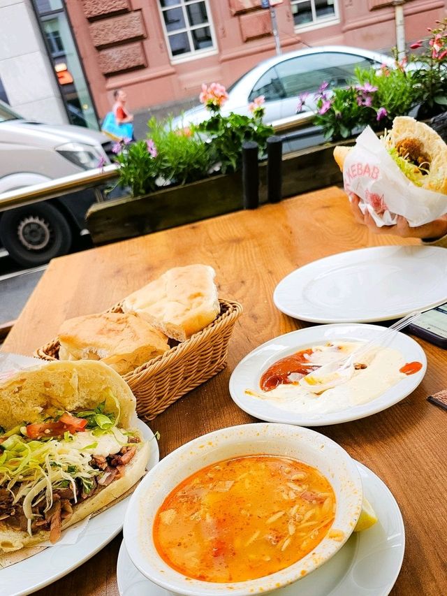 【Frankfurt, Germany 🇩🇪】🌭🥨🌮🍺