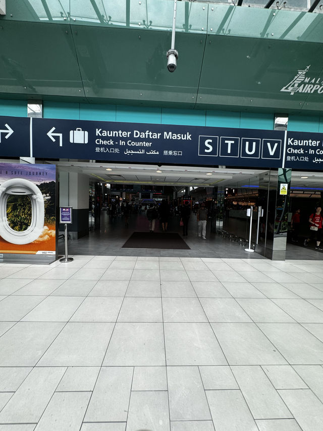 マレーシア🇲🇾クアラルンプール国際空港✨ショッピング🛍️モール