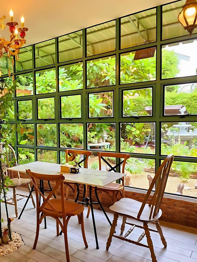 💥Paan Arun Cafe & Stay คาเฟ่สไตล์สวนอังกฤษ