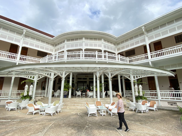 โรงแรมหรูคลาสสิคคู่เมืองหัวหิน