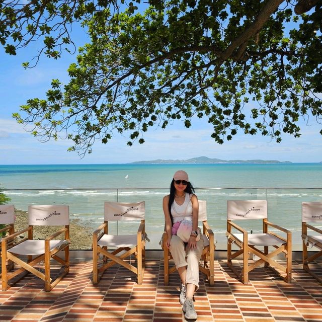 คาเฟ่สุดฮิตติดทะเล Sunny Beach House พัทยา