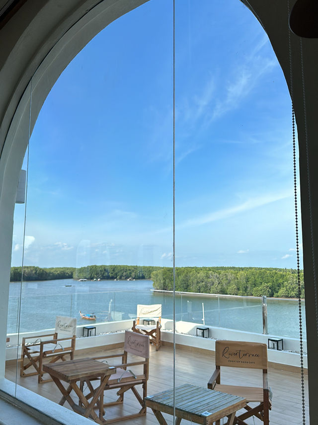 River Terrace Rooftop Bar&Cafe 