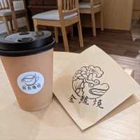 台中-火車站附近的金鯱燒文青咖啡：與魚咖啡