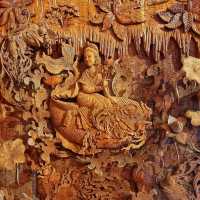 วัดศรีชุม สักการะพระเจ้าทันใจ 