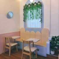 THERE'S A CUTE DESSERT CAFE IN BSD