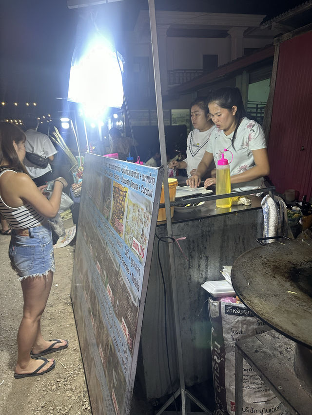 【🇱🇦ラオス】🌙 バンビエンのナイトマーケットを散策しました🌙