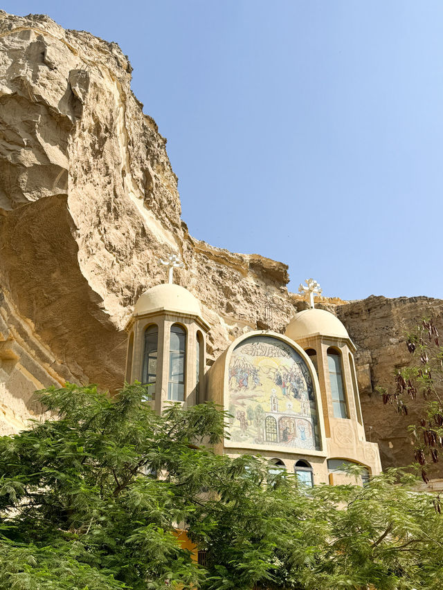 埃及開羅｜藏在垃圾城的神聖教堂⛪️