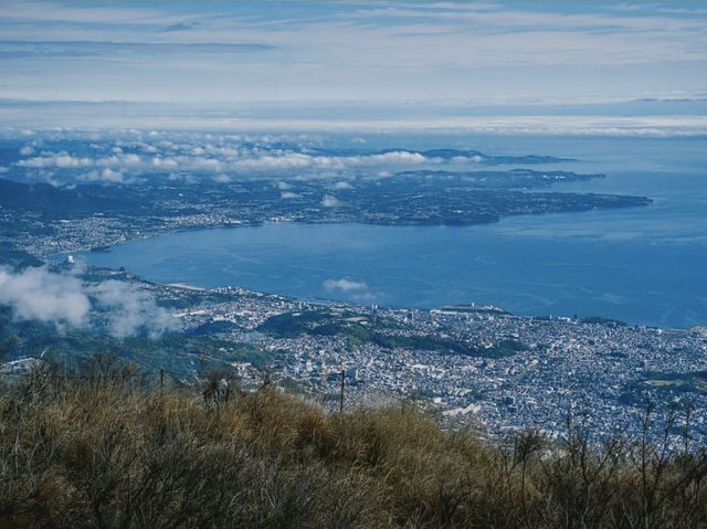ขึ้นกระเช้าไปชมวิวใบไม้เปลี่ยนสีที่ Mount Tsurumi 
