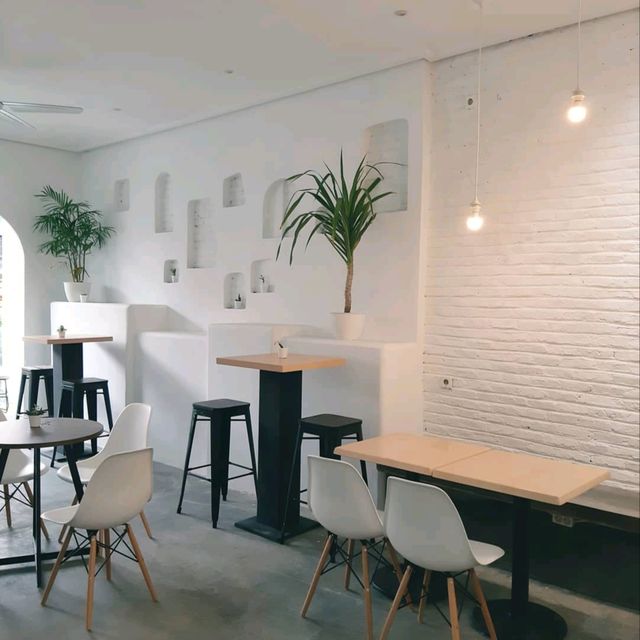 A NEW CAFÉ JUST OPENED NEAR MY HOUSE