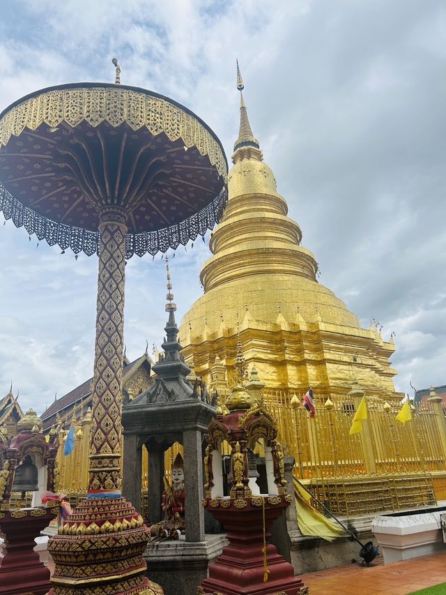 วัดพระธาตุหริภุญชัย วรมหาวิหาร  ลำพูน 