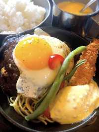 【福岡カフェ】好きなトッピングをしてハンバーグを楽しもう🥘