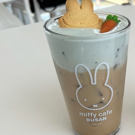 韓国・釜山ミッフィーカフェ限定　ボリス 🇰🇷 🅑🅤🅢🅐🅝 ❮ 𝗺𝗶𝗳𝗳𝘆 𝗖𝗮𝗳𝗲 ❯ (・×・) グッズも