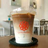 คาเฟ่และอาร์ตแกลอรี่ลับๆย่านลาดพร้าว 71