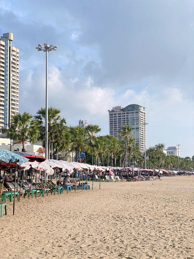 เดินเล่นชิลๆริมทะเล หาดพัทยาเหนือ 🏖️