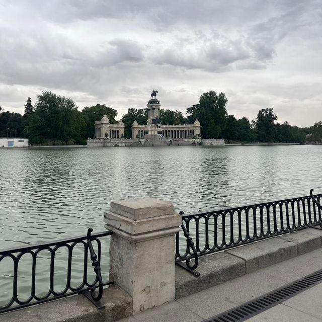 Crystal Adventures: Exploring Spain’s Retiro Park and Its Glass Palace