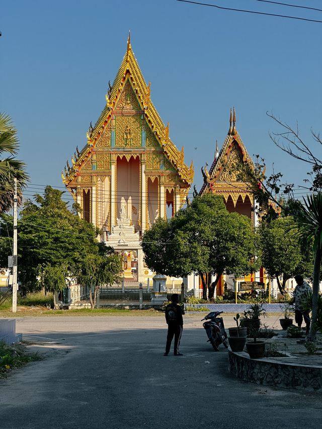 Wat Cha Am Khiri: A Hilltop Gem