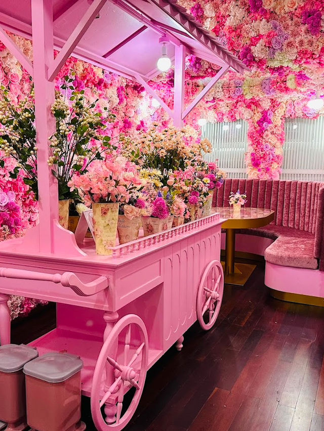 “ร้านคอระฆัง” ร้านสวยในตัวเมืองภูเก็ต