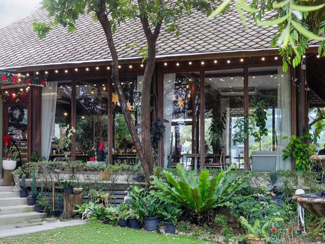 📍 The Glasshouse Cafe 🏡🎄🍽️☕️
