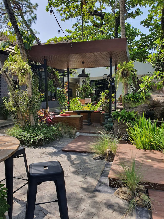 PikGO Cafe nearby immigration 