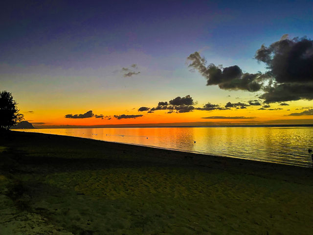 【モーリシャス】絶景の夕日が見れるビーチ🏖️