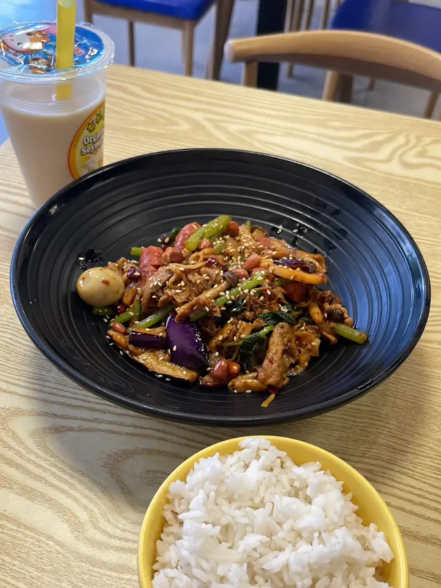 Spicing It Up: A Mala Dry Hotpot Hunt in Malaysia 🌶️🔥