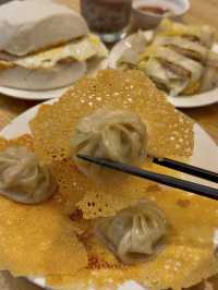 Gan Mei Alley: A Modern Taiwanese Breakfast Spot with Crispy Xiao Long Bao in Ximending