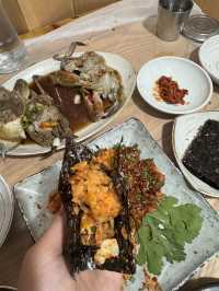 한옥 느낌의 따뜻하고 정겨운 분위기로 가족과 함께가기 좋은곳