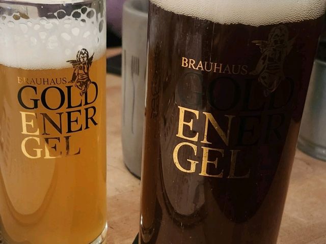 德國美食🇩🇪🇩🇪道地的德國豬腳Goldener Gel