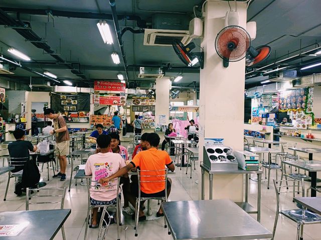 泰國曼谷市中心湄南河畔百年老市場景點：拍乎叻路市場，適合休閒逛街購物拍照📸打卡