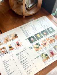 จิบกาแฟท่ามกลางสวนร่มรื่น ที่ Early Owls