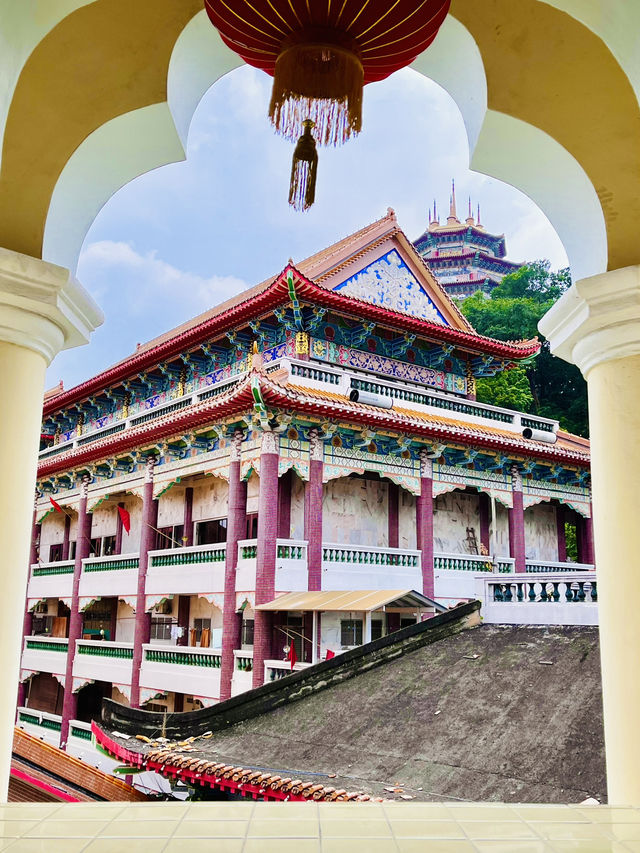 “Kek Lok Si: The Majestic Jewel of Penang’s Spiritual Heritage”