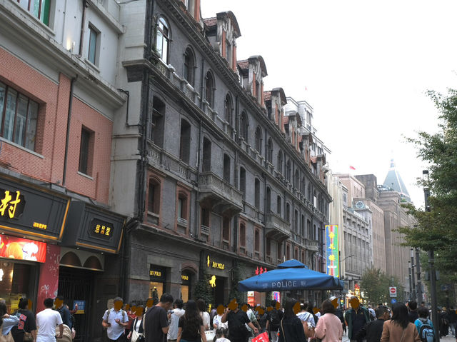 The Beauty of Western Architecture at ‘The Bund’ in Shanghai✨