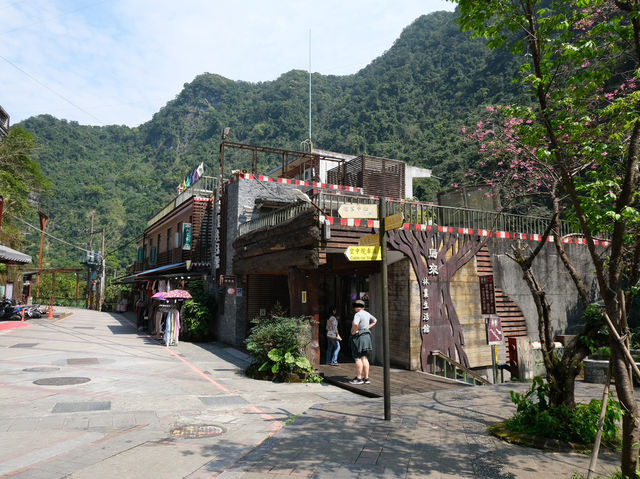 What would it be like if you visit Wulai in the spring?🌿