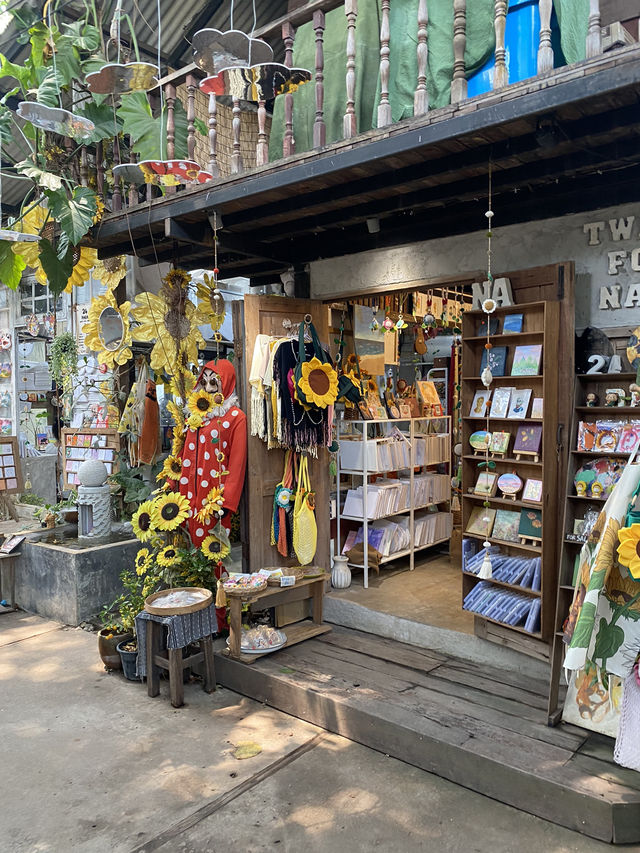 บ้านข้างวัดสถานที่ของศิลปิน